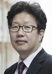 제 4대 소장 김완희씨의 사진입니다.